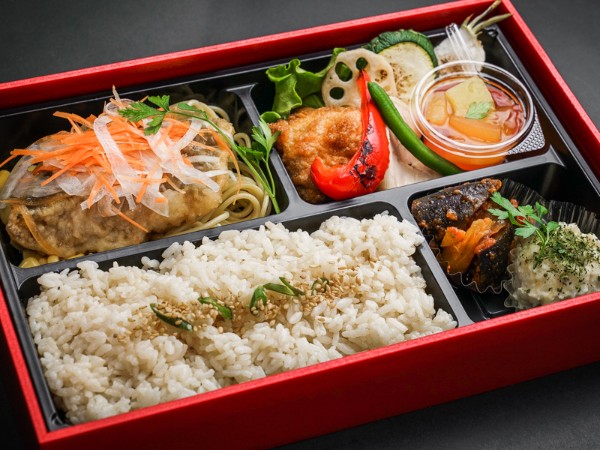 アジの南蛮漬けのフルーツジュレ添え