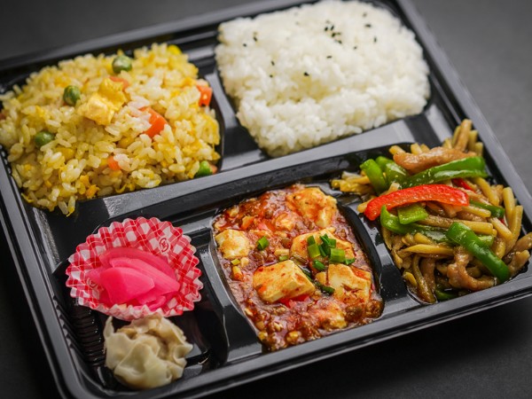 青椒肉絲と四川マーボー豆腐