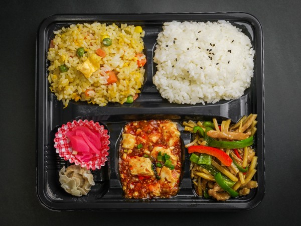 青椒肉絲と四川マーボー豆腐