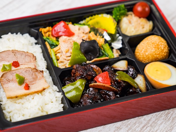 【贅沢！】鶏の黒酢ソース＆木須肉ダブル弁当