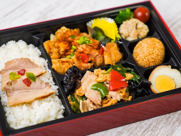 【贅沢！】油淋鶏＆木須肉ダブル弁当