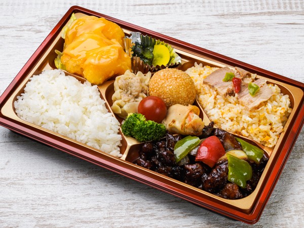 【豪華！】エビマヨ＆鶏の黒酢ソースいろどり弁当