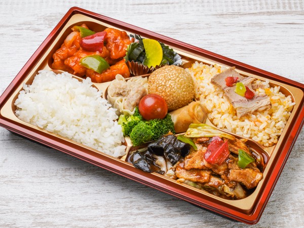 【豪華！】白身魚甘酢ソース＆回鍋肉いろどり弁当