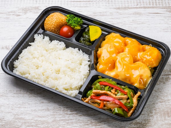 【お手頃！】エビマヨ＆青椒肉絲弁当