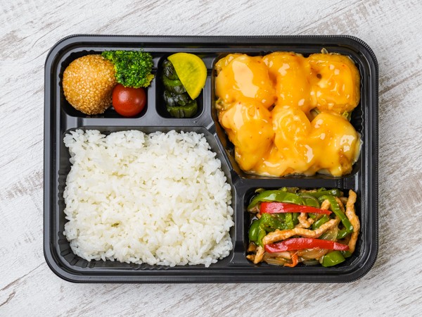 【お手頃！】エビマヨ＆青椒肉絲弁当