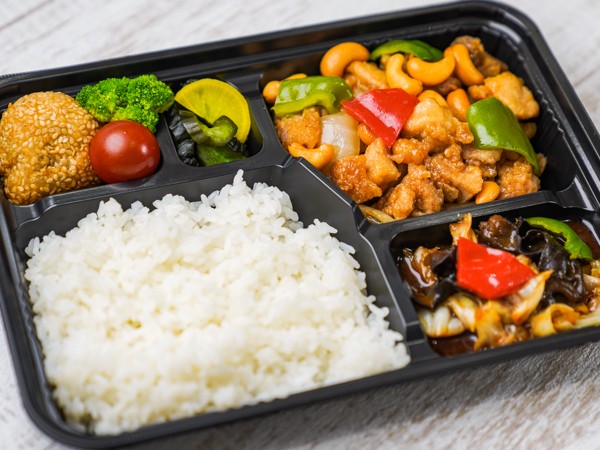【お手頃！】鶏のカシューナッツ炒め＆回鍋肉弁当