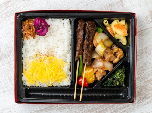 【炭火焼き牛串2本弁当】炭火焼き鶏の照り焼き