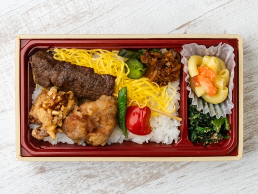 【炭火焼き牛串1本弁当】唐揚げ